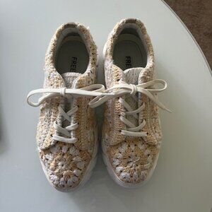 Free People Catch Me If You Can Sneaker Shoe Crochet, Size 37/6.5